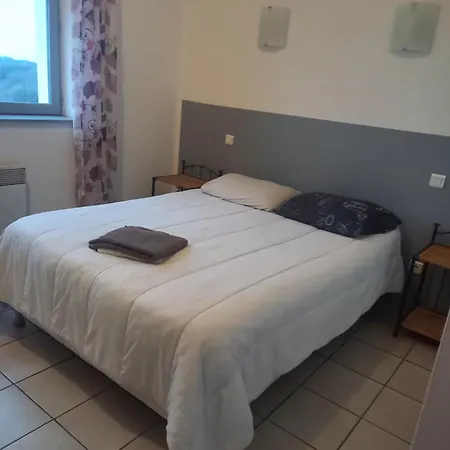 Hotell Logis L'auberge Du Quercy Blanc 2*