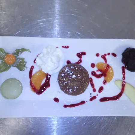 Logis L'auberge Du Quercy Blanc ホテル