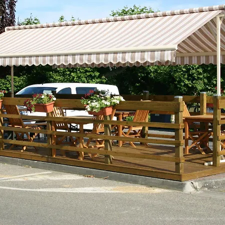Logis L'auberge Du Quercy Blanc Hotel 2*