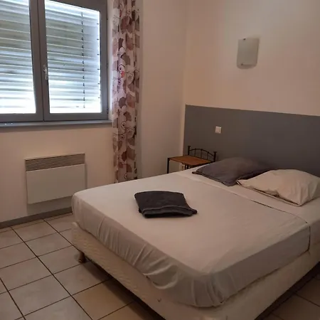 ホテル Logis L'auberge Du Quercy Blanc