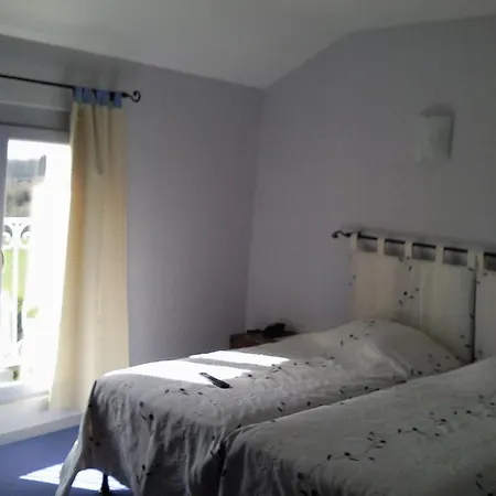 Logis L'auberge Du Quercy Blanc Hotel