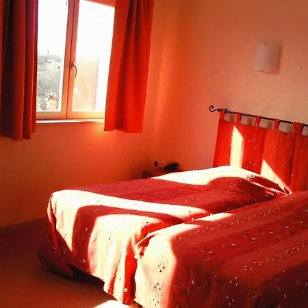 Logis L'auberge Du Quercy Blanc ホテル Molières