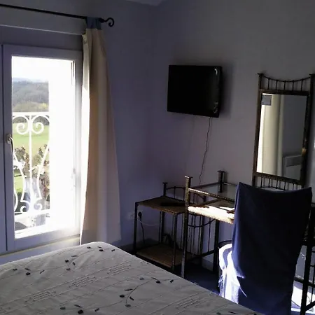 ホテル Logis L'auberge Du Quercy Blanc